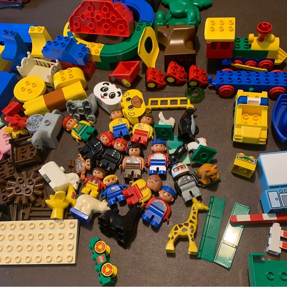 HUGE LOT OF VINTAGE LEGO BRANDED DUPLO BLOCKS Figures, Vehicles Blocks - Picture 3 of 11